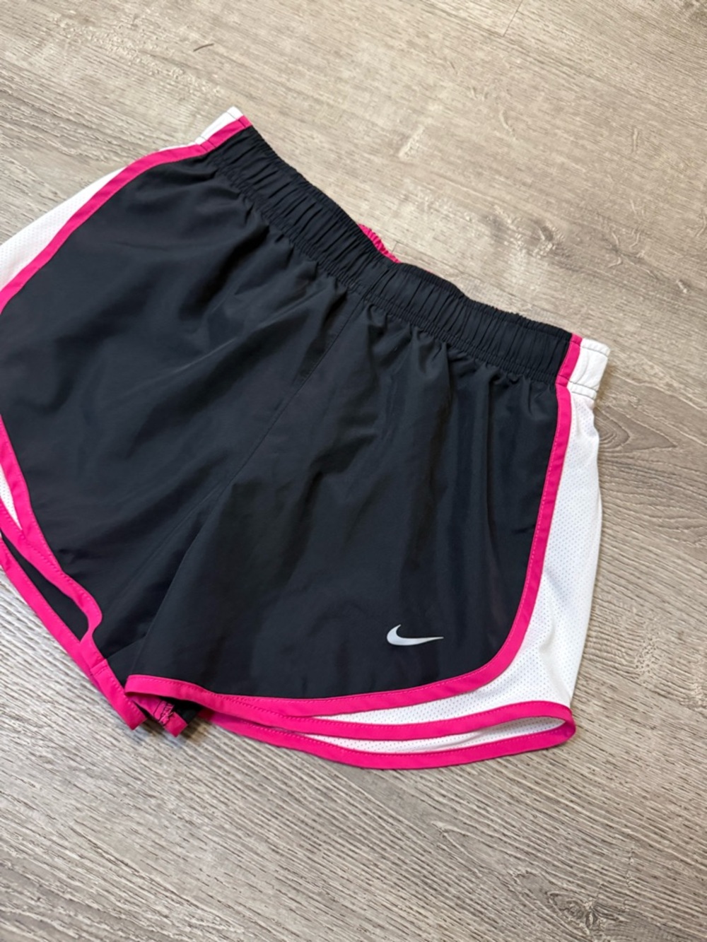 •NIKE• RUNNING SHORTS - Picture 2 of 6